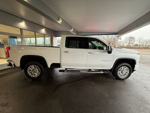 Used 2020 Chevrolet Silverado 3500 High Country w/ Z71 Off-Road Package image 11