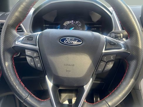 Used 2022 Ford Edge ST-Line w/ Class II Trailer Tow Package AWD/4WD image 14