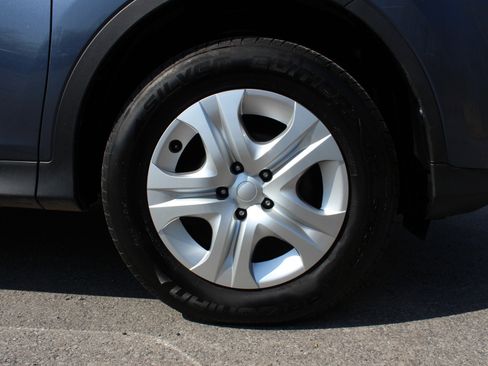 Used 2013 Toyota RAV4 LE AWD/4WD image 38