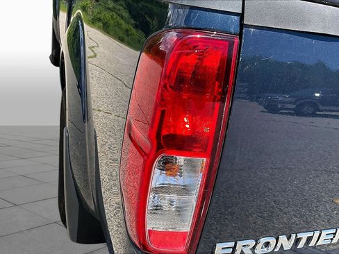 Used 2020 Nissan Frontier SV AWD/4WD image 28