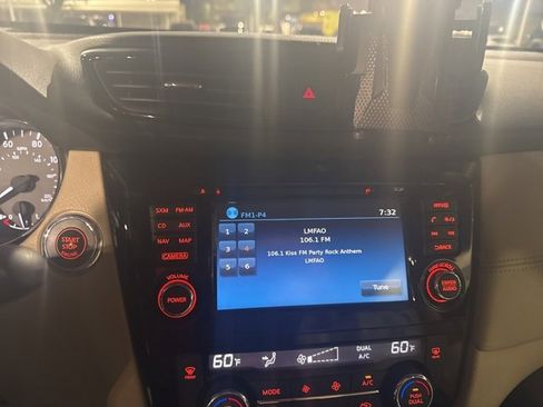 Used 2017 Nissan Rogue SL w/ SL Premium Package image 4