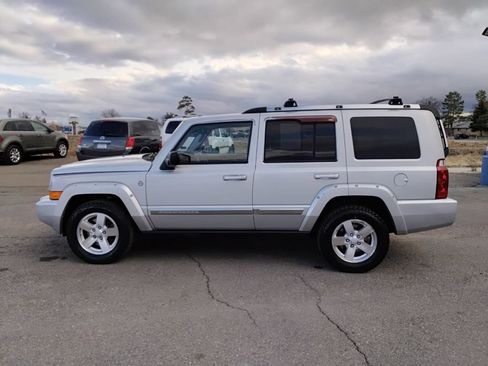 Used 2006 Jeep Commander Limited w/ Trailer Tow Group IV image 8