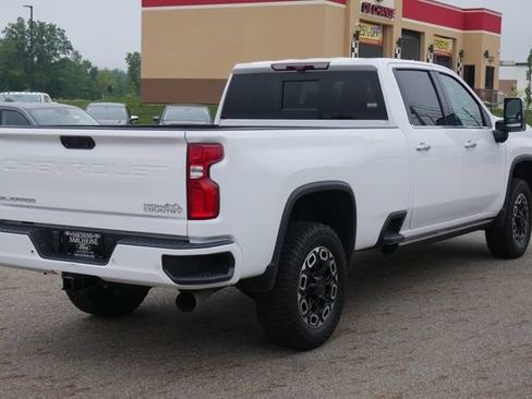 Used 2022 Chevrolet Silverado 3500 High Country AWD/4WD image 12