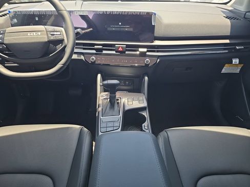 New 2026 Kia Sportage SX FWD image 15