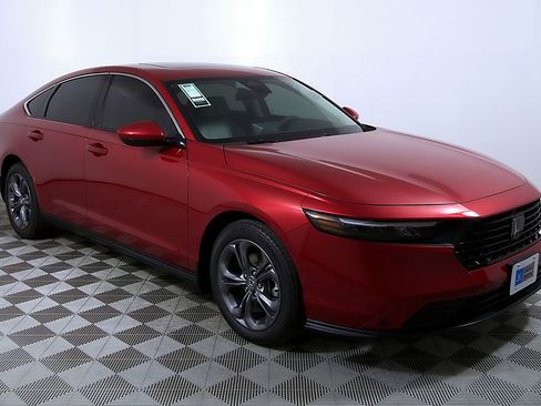 Used 2023 Honda Accord EX image 7
