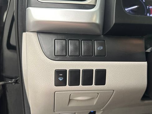 Used 2016 Toyota Highlander XLE AWD/4WD image 24