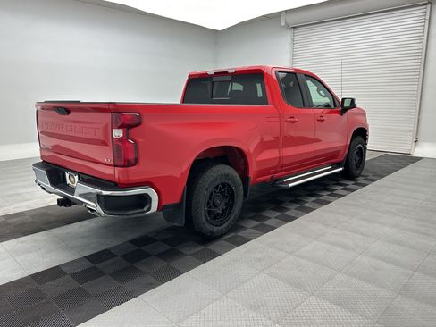 Used 2022 Chevrolet Silverado 1500 LT w/ Z71 Off-Road Package AWD/4WD image 9