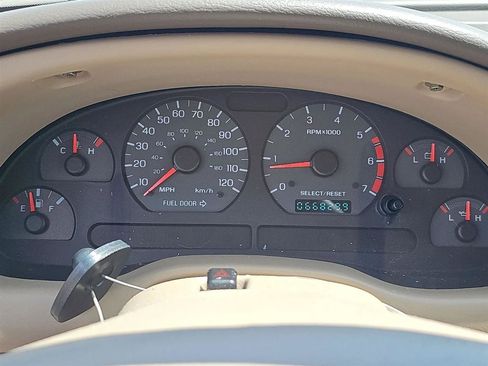 Used 2000 Ford Mustang Convertible RWD image 18