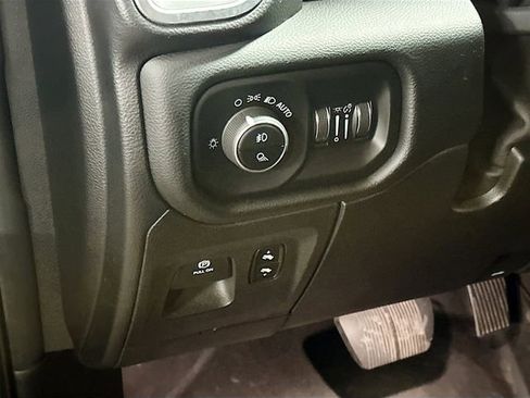 Used 2019 RAM 1500 Laramie image 11