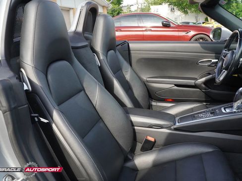 Used 2018 Porsche 718 Boxster S RWD image 28