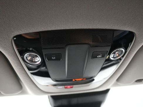 Used 2025 Kia Seltos S AWD/4WD image 17