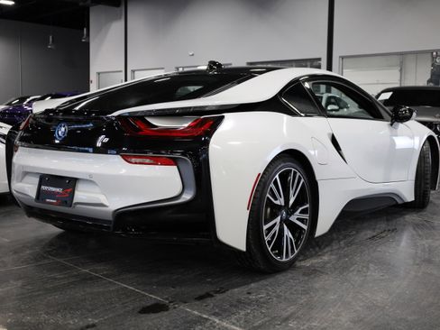 Used 2015 BMW i8 image 6