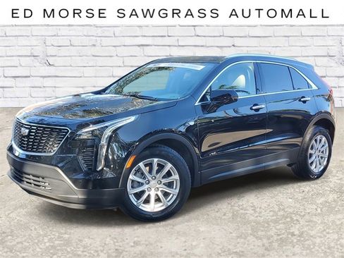 Certified 2023 Cadillac XT4 Luxury image 1