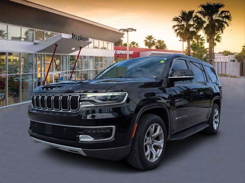 Used 2022 Jeep Wagoneer Series II RWD image 7