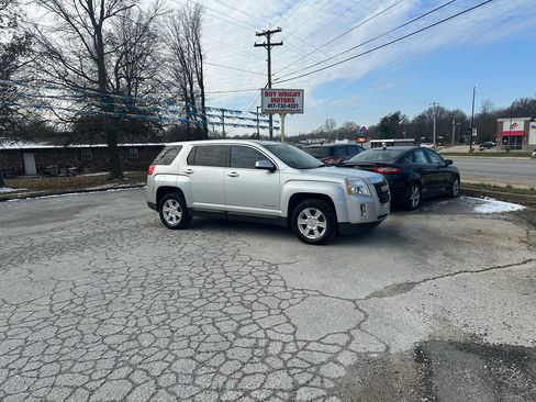 Used 2011 GMC Terrain SLE image 2
