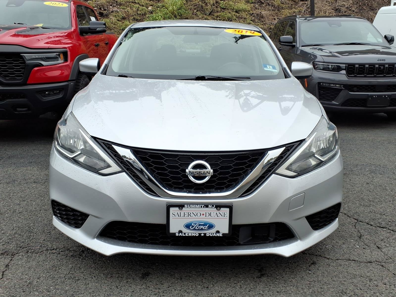 Used 2019 Nissan Sentra SV FWD image 2