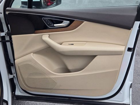 Used 2017 Audi Q7 3.0T Premium Plus w/ Premium Plus Package image 4