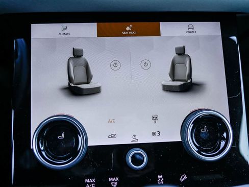 Used 2022 Land Rover Range Rover Evoque R-Dynamic SE image 27