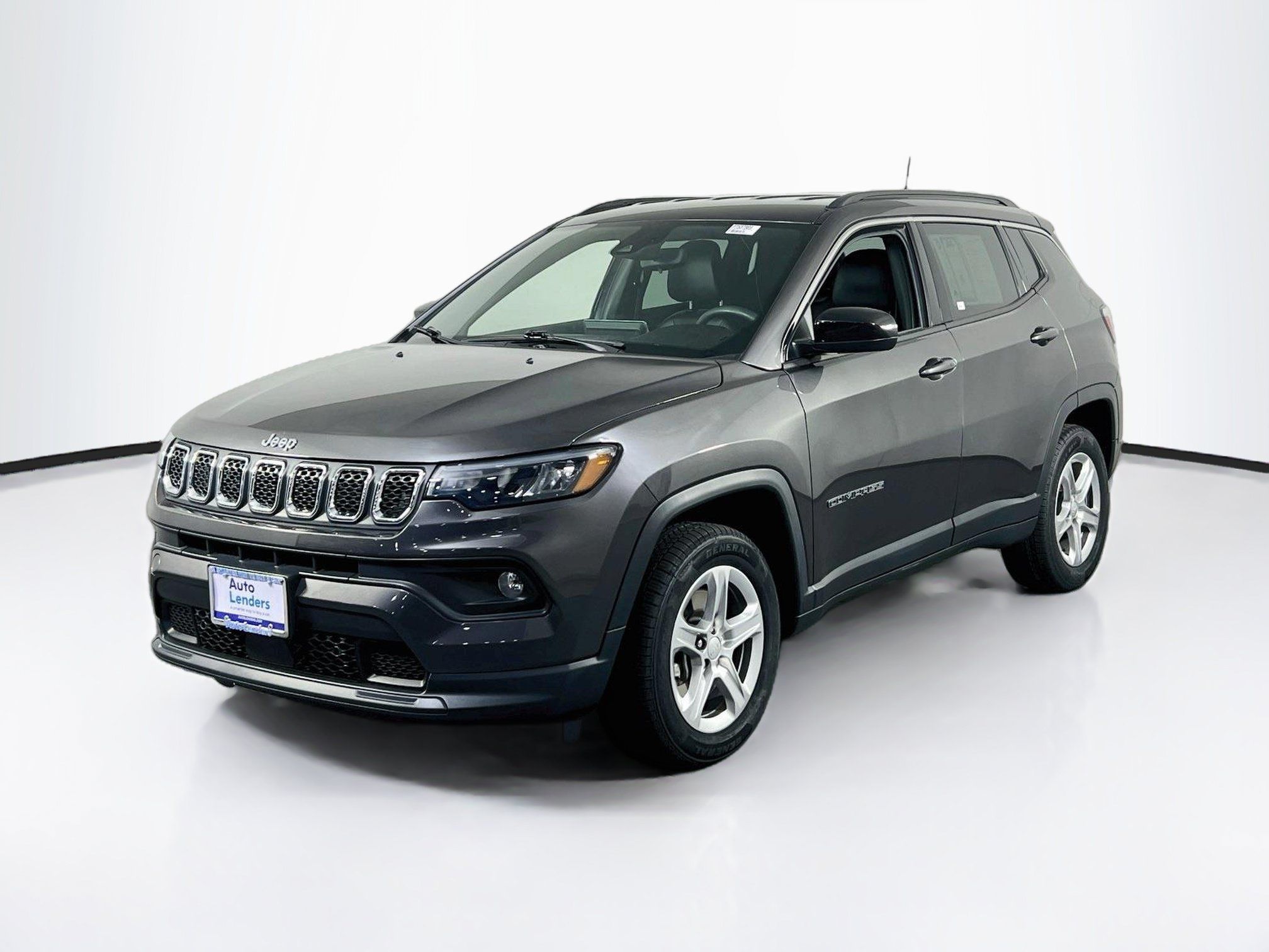 Used 2023 Jeep Compass Latitude AWD/4WD image 1
