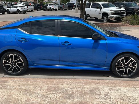 Used 2025 Nissan Sentra SR FWD image 9