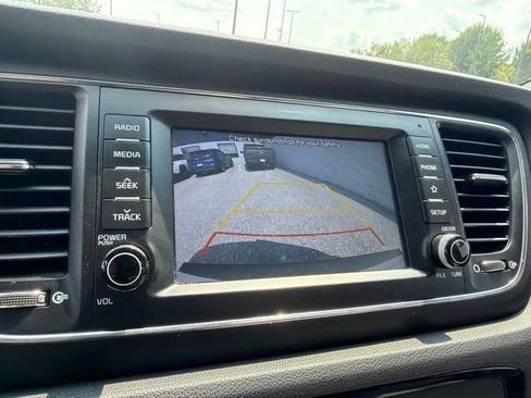 Used 2021 Kia Sedona EX FWD image 29