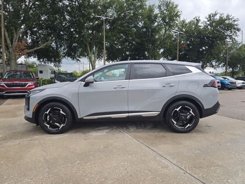Certified 2026 Kia Sportage EX FWD image 5