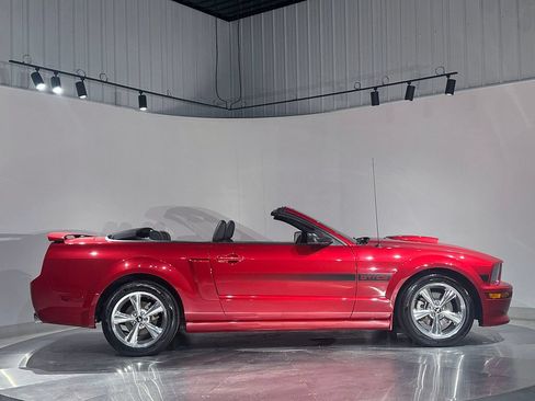 Used 2009 Ford Mustang GT RWD image 5