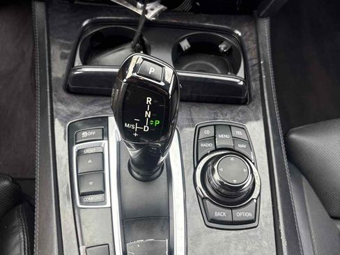 Used 2010 BMW 750Li image 32