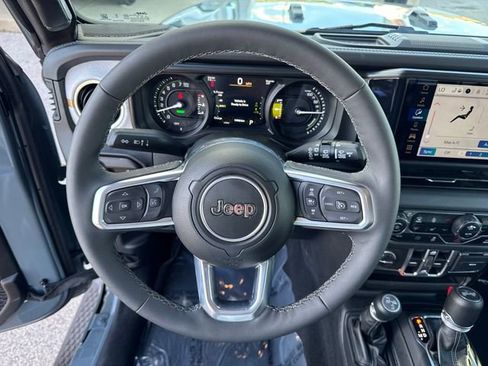 Used 2025 Jeep Wrangler Unlimited Sahara AWD/4WD image 22