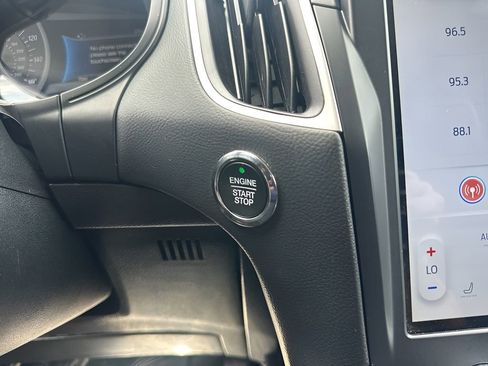 Used 2024 Ford Edge SEL image 22