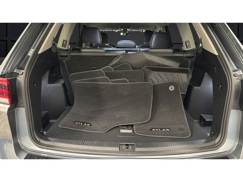 Used 2024 Volkswagen Atlas SE AWD/4WD image 26