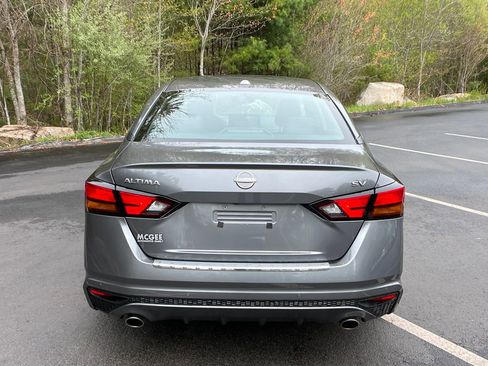 Used 2023 Nissan Altima 2.5 SV w/ SV Premium Package FWD image 4