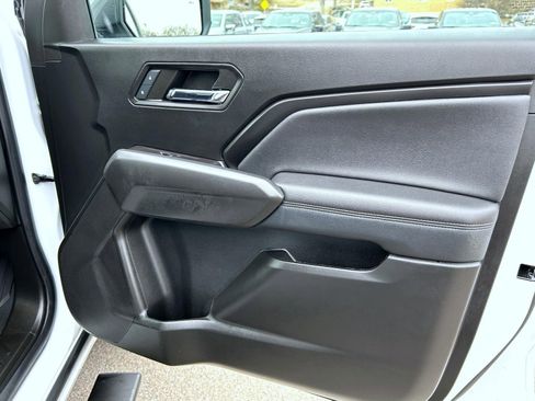 Used 2024 Chevrolet Colorado LT w/ LT Convenience Package image 16