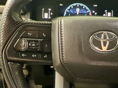 Used 2026 Toyota Tacoma SR5 image 18