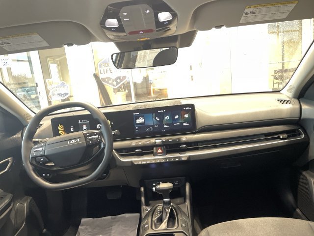 Used 2025 Kia K4 FWD image 38