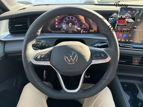 New 2026 Volkswagen Tiguan SE R-Line image 10