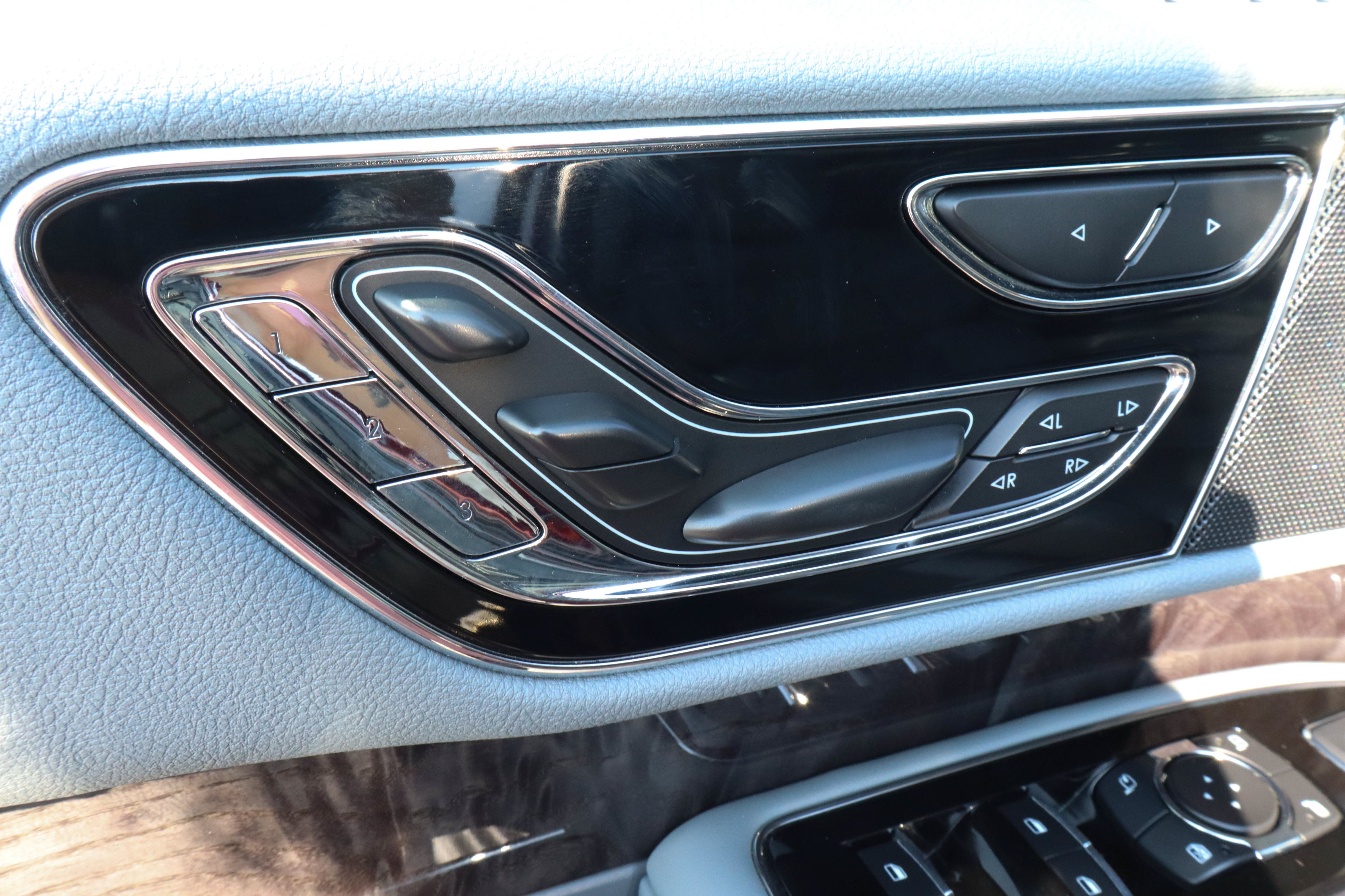 Used 2021 Lincoln Navigator Reserve AWD/4WD image 17