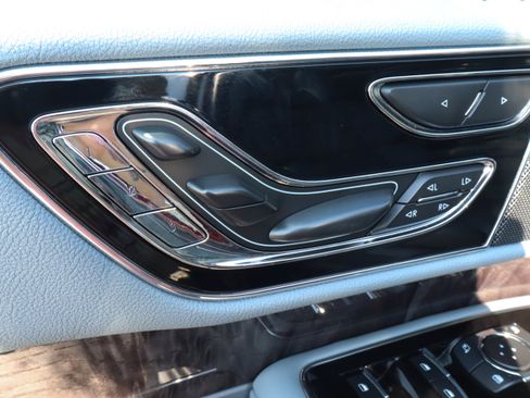 Used 2021 Lincoln Navigator Reserve AWD/4WD image 17