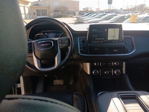 Used 2021 GMC Yukon SLT w/ SLT Premium Package image 31