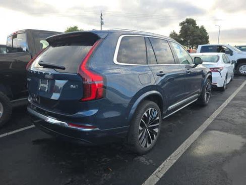 Used 2025 Volvo XC90 B6 Plus AWD/4WD image 3