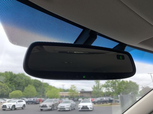 Used 2015 Lexus NX 300h FWD w/ Comfort Package image 27