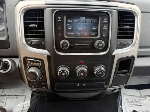 Used 2018 RAM 1500 Classic SLT AWD/4WD image 33