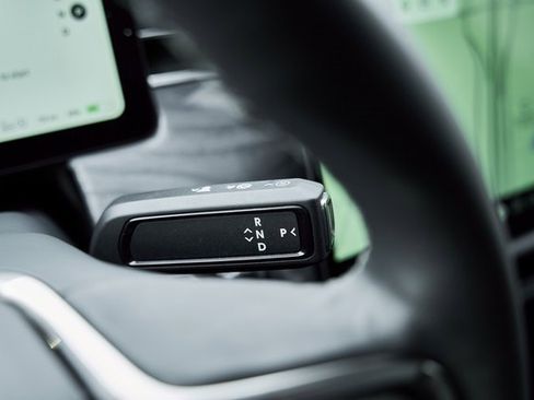 Used 2025 Rivian R1S Adventure image 68