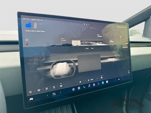 Used 2024 Tesla Cybertruck AWD Crew Cab image 21