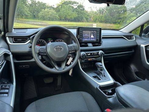 Used 2021 Toyota RAV4 LE FWD image 13