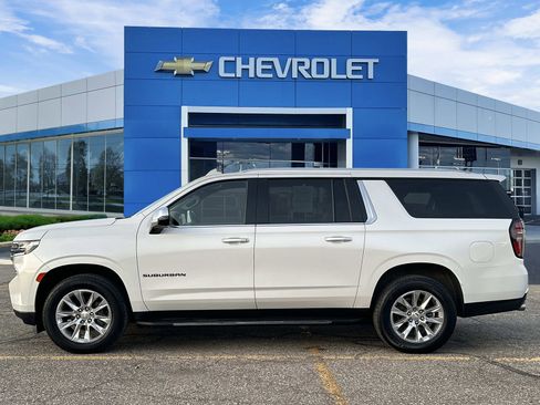 Certified 2022 Chevrolet Suburban Premier image 2