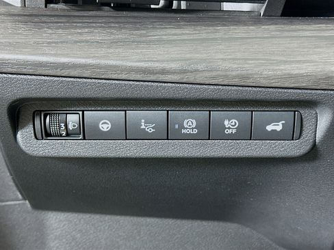 Used 2023 Nissan Ariya AWD image 17