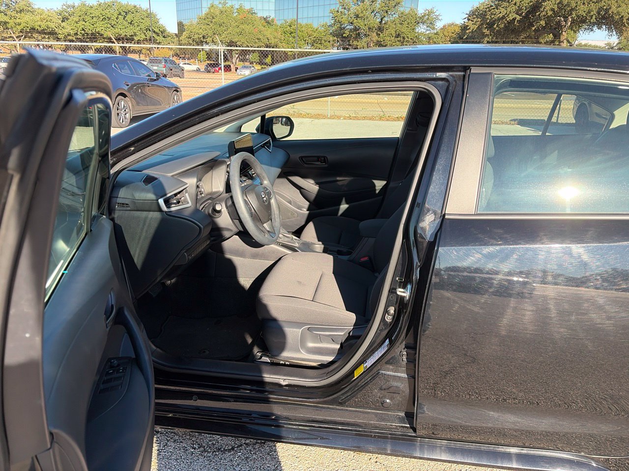 Used 2025 Toyota Corolla LE FWD image 7