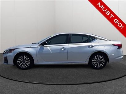 Used 2024 Nissan Altima 2.5 SV