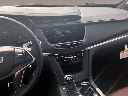 New 2026 Cadillac XT5 Sportv w/ LPO, Onyx Lite Package AWD/4WD image 7